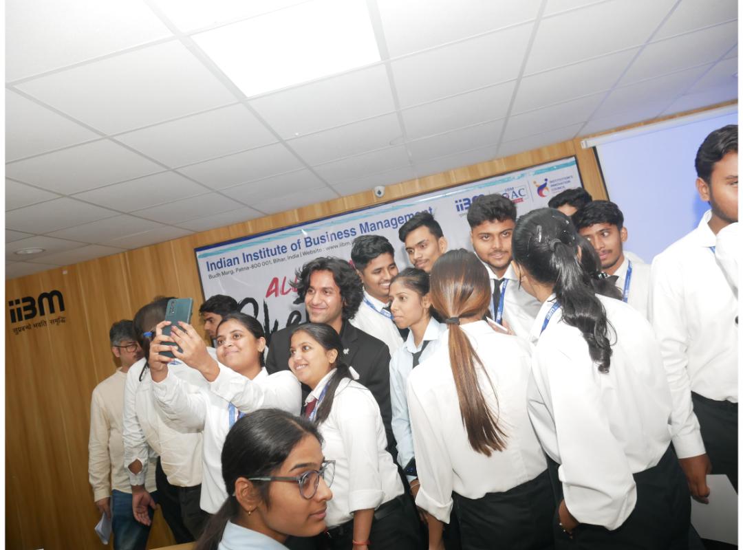 Rahul Soni Conducts “All Can Sketch” Workshop for PGDM, BBA, BCA & MAMC Students at IIBM and ZHI Patna